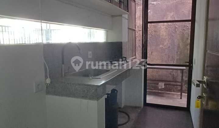 Siap Huni Rumah Lantai 2 Full Furnish di Sunset Road