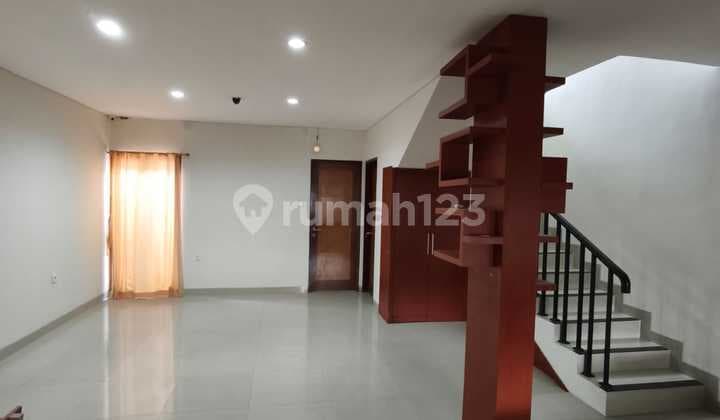Rumah 3 Lantai di Suli Jazz Residence Denpasar
