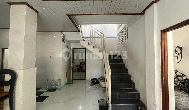 Semi-Furnished 2nd Floor House in Denpasar Selatan