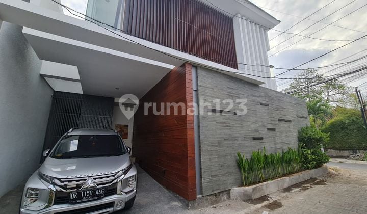 Private Pool Villa Fully Furnished in Umalas Kerobokan Contact/Hello