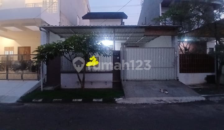 Rumah Cantik Bebas Banjir Private Pool Ool Kemang Pratama Bekasi