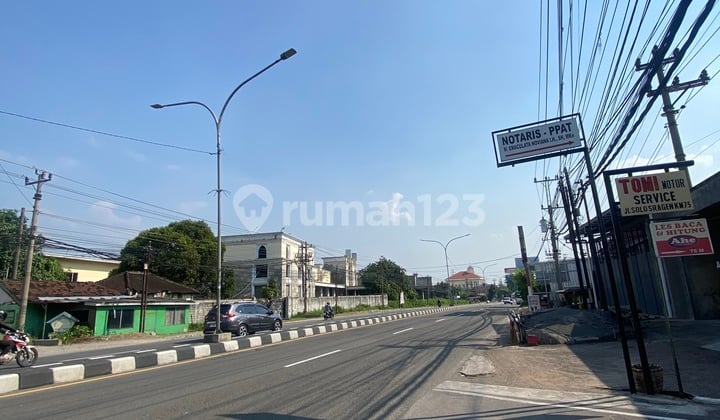 Rumah Komersil 2 Lantai Di Jalan Raya Solo - Sragen Cocok Untuk Usaha