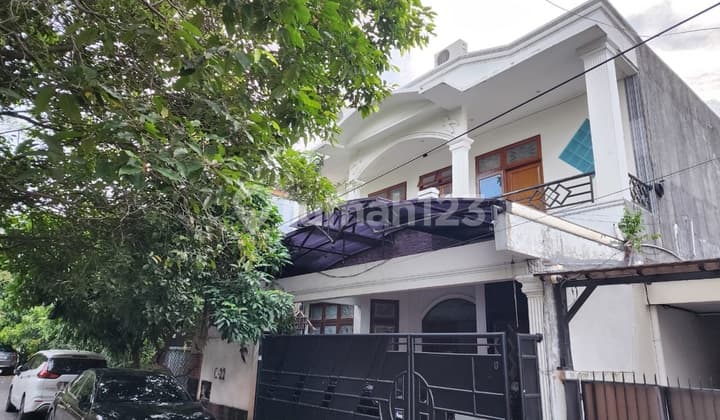 Unit Langka! Rumah 6 Kamar Di Kalibata Indah, Cocok Untuk Keluarga Besar!