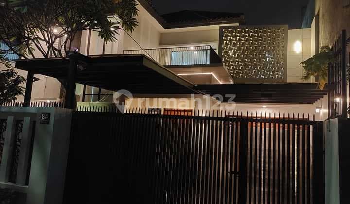 Modern House in Cilandak Semi-Furnished Spacious Parking