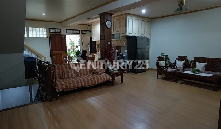 Ruko 3 Tingkat Siap Pakai di Jalan Nusa Indah