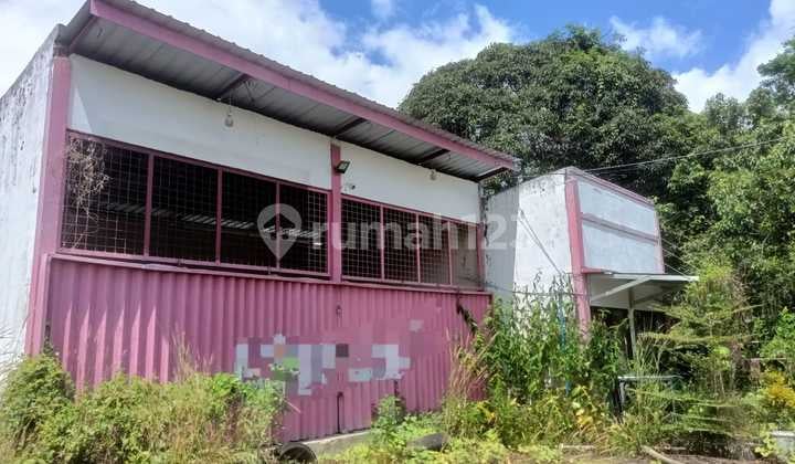 1-Storey Shop House with Large Land on Sintang Main Road
