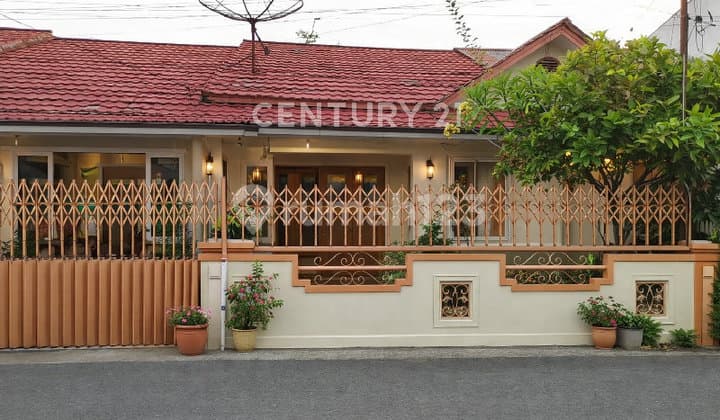 Ready-to-Occupy House, Strategic Size in Pontianak City