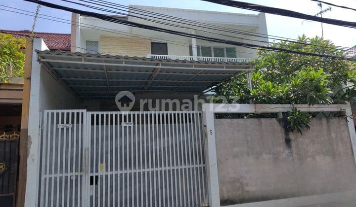 2-Story House 145 Square Meters Near Kokas South Jakarta