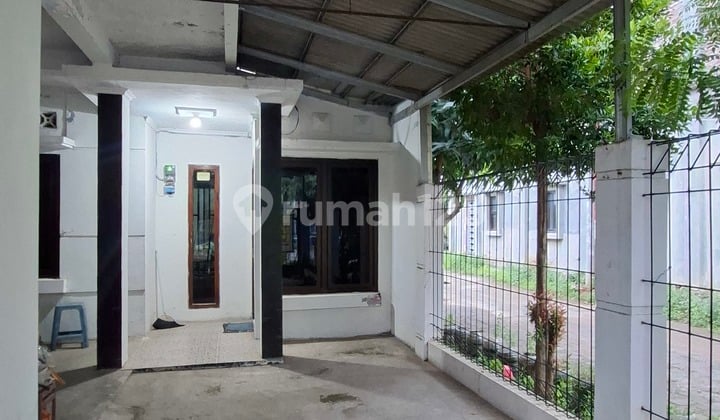 For Sale House on Jl. Bahari Complete with Front Kiosk - Ready to Live & Business