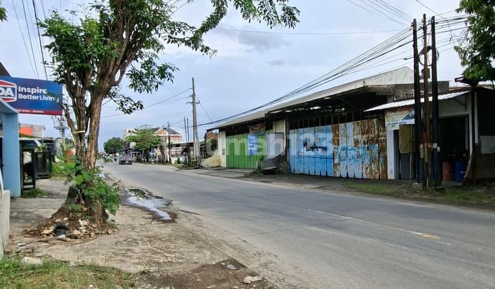 Gudang Luas Akses Jalan Raya Kendal Bisa Lewat Truk