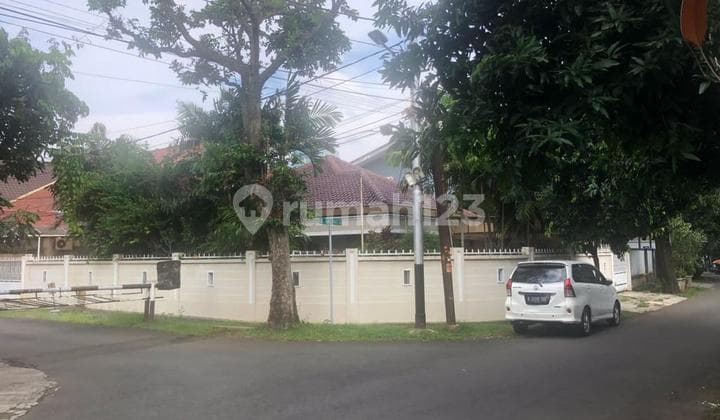 Rumah Klasik 1 Lantai Di Pinggi Jalan Gandaria