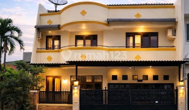 Rumah Bebas Banjir.2 Garasi Mobil. 2Carpot