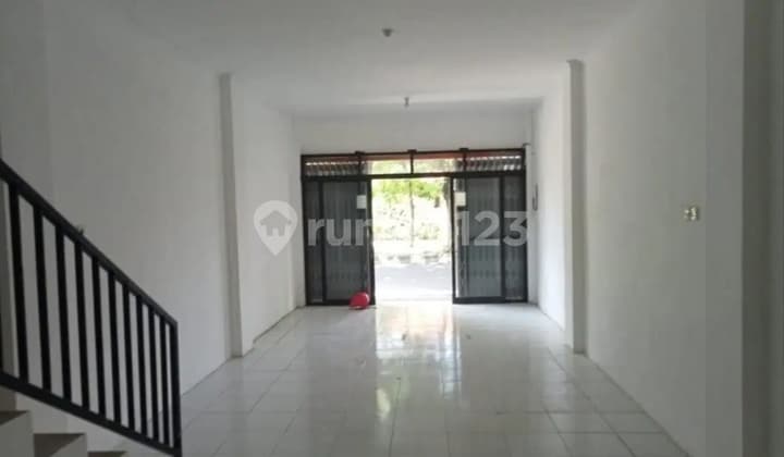 3-Story Ready-to-Use Shop House in Strategic Location, Gayungan
