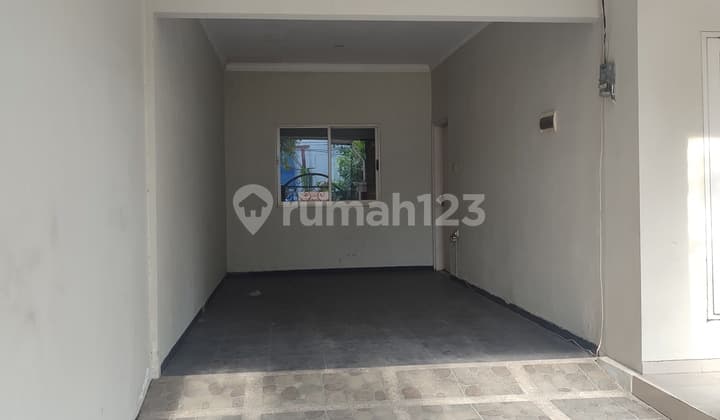 Rumah Full Granit Siap Huni dan Strategis di Wonocolo