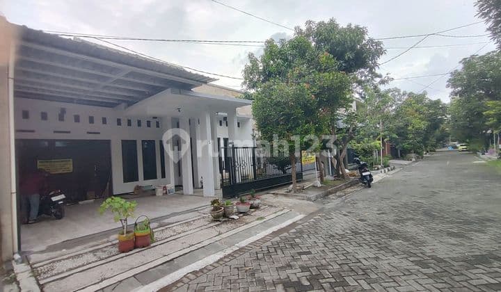 Rumah Semi Furnish Siap Huni di Kompleks Perumahan Wiyung