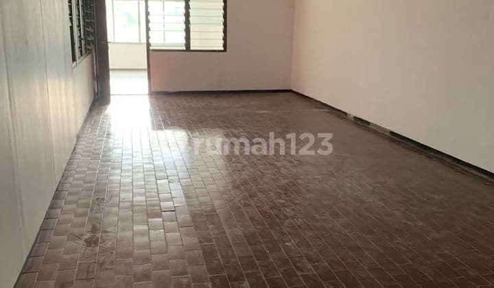 Ruko 3 Lantai Siap Pakai Super Strategis di Wadungasri