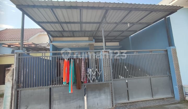 Active and Super Strategic House and Boarding House in Medokan