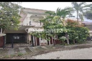 Rumah Full Granit Siap Huni dan Strategis di Wonocolo