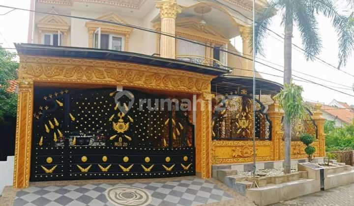 Rumah Classic Full Furnish di Gayungsari