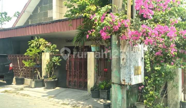 Rumah Hook Siap Huni Super Strategis di Gubeng