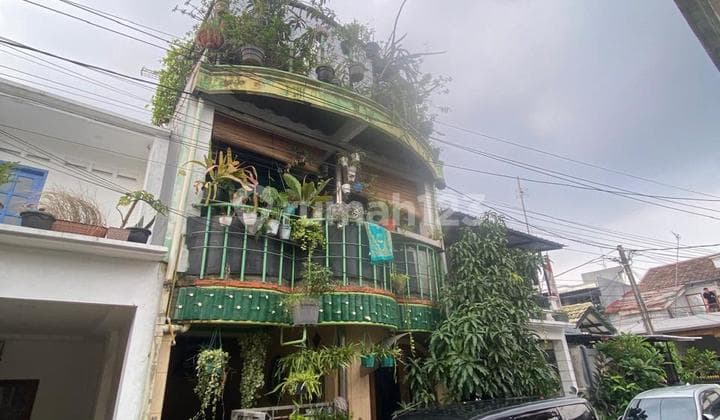 Dijual Rumah 3 Lantai - Pekayon, Bekasi - Lokasi Strategis: Pondok Pekayon Indah