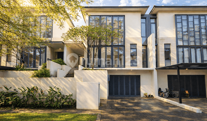 Rumah di Kawasan Elit Nava Park Cluster Lancewood