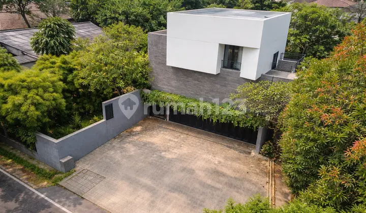 Rumah Super Mewah Karya Arsitektur di Bukit Golf Terrace