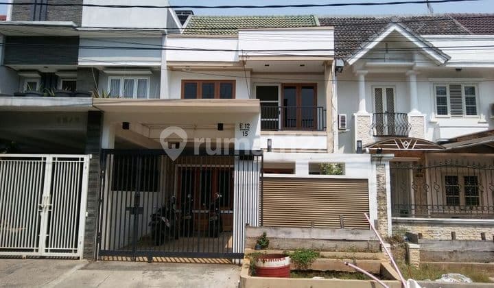 For Quick Sale 2-Story House in Taman Palem Lestari, Cengkareng, West Jakarta.