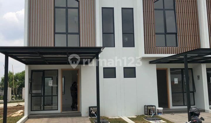 For Sale 2-Story Corner House in Citra Garden 8 (Cemara Mansion), Kalideres, West Jakarta
