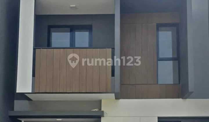 Disewakan Rumah di Sumarecon Crown Gading, Bekasi
