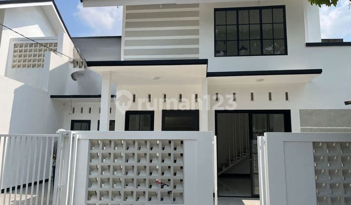 Dijual Rumah siap huni 2 Lantai di Harapan Indah, Bekasi