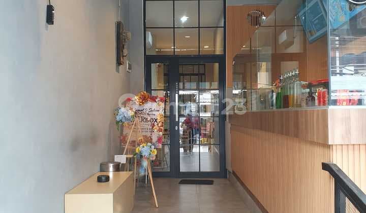 Disewa !!! Ruko 4 1/2 LT, 4X18, 4 KM, Mangga Besar, Siap Pakai.