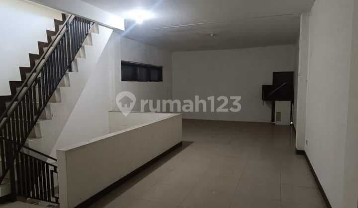 Ruko Strategis 3 Lantai Lokasi Ramai Siap Pakai di Karapitan Bandung