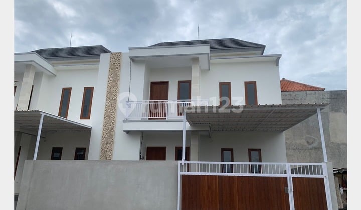 For sale 2 units of luxury houses at economical prices, ready to occupy in Sidakarya.