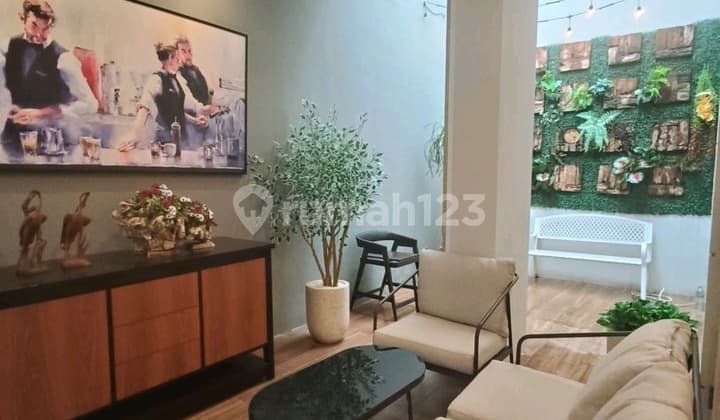 Dijual Rumah Pakuwon Indah Dekat Pakuwon Mall