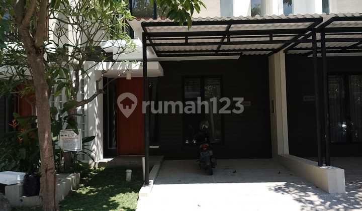 Rumah 2 Lantai Northwest Lake