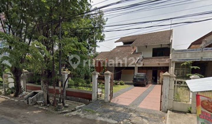 Rumah Luas Raya Tenggilis, Surabaya - Investasi Menarik!