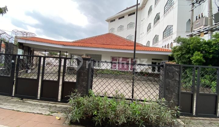 Bangunan Komersial Raya Darmo Cocok untuk Komersial, Kantor & Resto