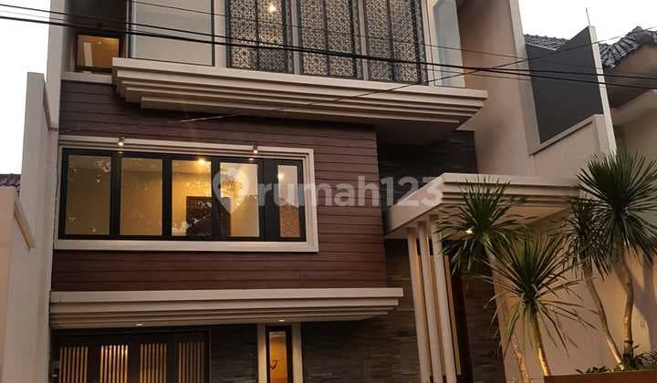 Modern Minimalist House for Sale in Araya Surabaya