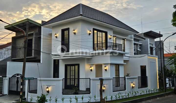 Dijual Rumah Hook Modern Style Rungkut Asri