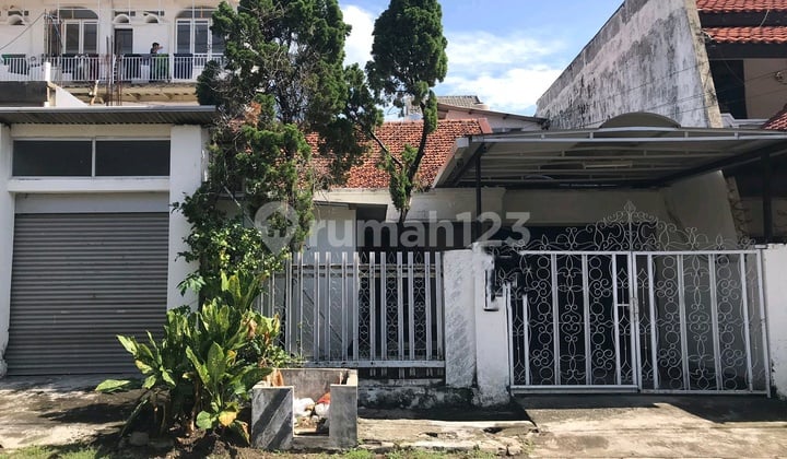 FOR SALE HOUSE WITH LAND CALCULATION AFFORDABLE TENGGILIS MEJOYO SURABAYA
