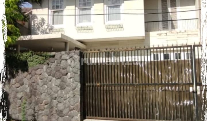 FOR SALE HOUSE IN SIMPANG DARMO PERMAI SELATAN SURABAYA AREA 300+ M2 4 BEDROOMS