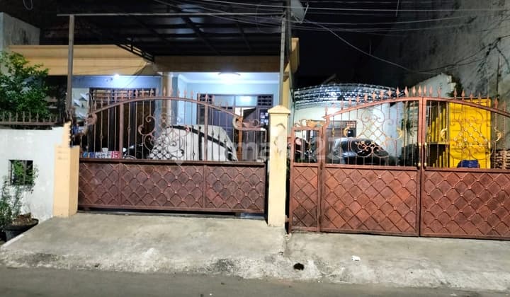 DIJUAL RUMAH PETEMON TENGAH KOTA SURABAYA