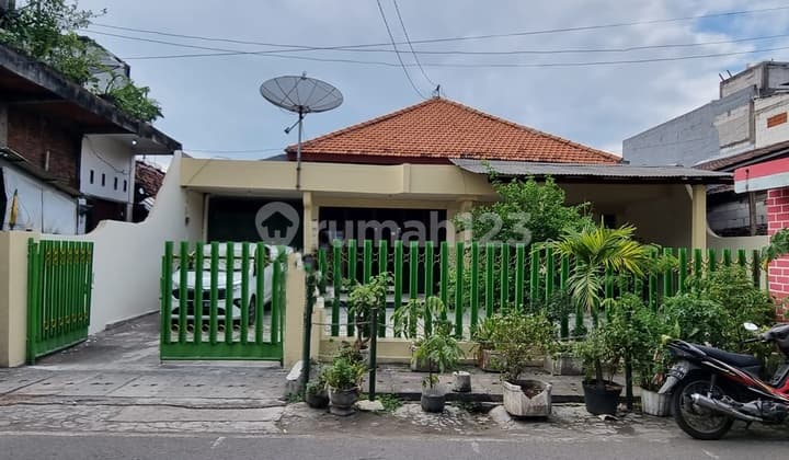 DIJUAL CEPAT RUMAH + GUDANG PETEMON TENGAH KOTA SURABAYA