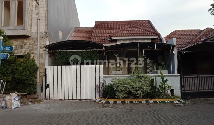 Rumah Siap Huni Kondisi Full Furnished di Palm Spring Jambangan.