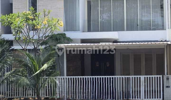 Bukit Mas Tourist House. Luxurious. Near Pakuwon Mall.