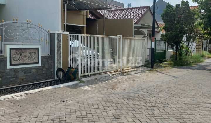 Rumah Disewakan di Babatan Pratama Wiyung. Dekat Raya Menganti