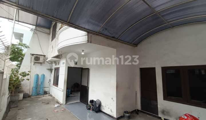 Rumah di Lebak. Full Bangunan 2 Lantai. Surabaya Timur