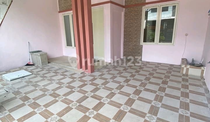 Disewakan Rumah di Jl Semangka, Pondok Tjandra Indah, Dekat Merr