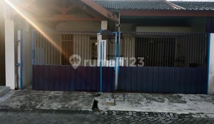 Rumah Kutisari Barat Dekat Universitas Petra, Dekat Siwalankerto